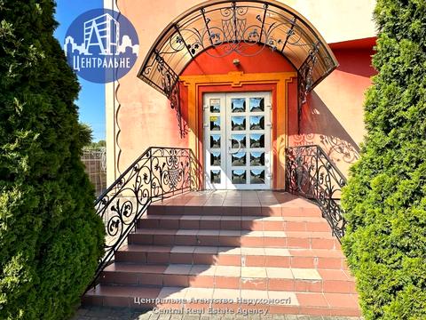 комерційна за адресою Центральна, 5Б