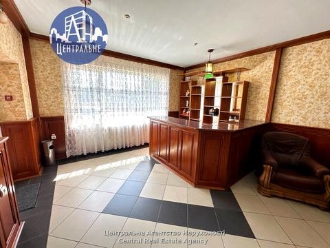 комерційна за адресою Центральна, 5Б