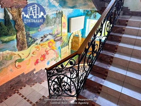 комерційна за адресою Центральна, 5Б