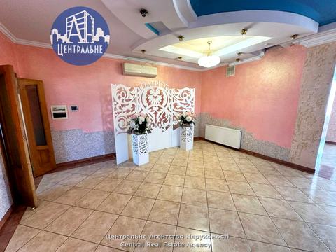 комерційна за адресою Центральна, 5Б