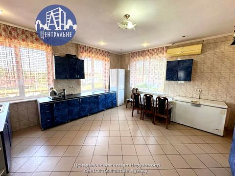 комерційна за адресою Центральна, 5Б