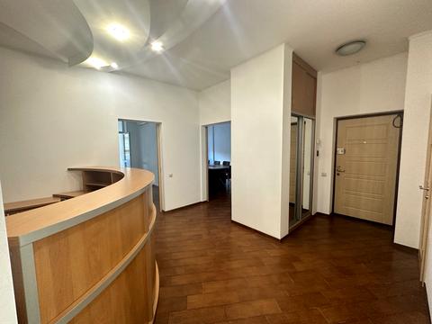 комерційна за адресою Лесі Українки бульв., 23-А