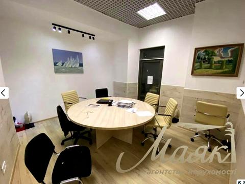 комерційна за адресою Євгена Коновальця вул. (Щорса), 36