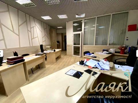 комерційна за адресою Євгена Коновальця вул. (Щорса), 36