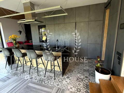 будинок за адресою жовтнева