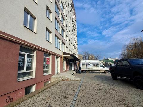 комерційна за адресою Сніжна вул., 52а