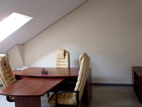 комерційна за адресою Інститутська вул., 17/5