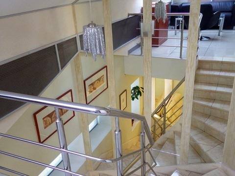 комерційна за адресою Інститутська вул., 17/5