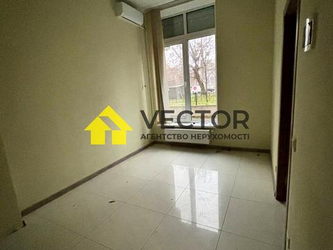 комерційна за адресою Проспект Першотравневий, 18А