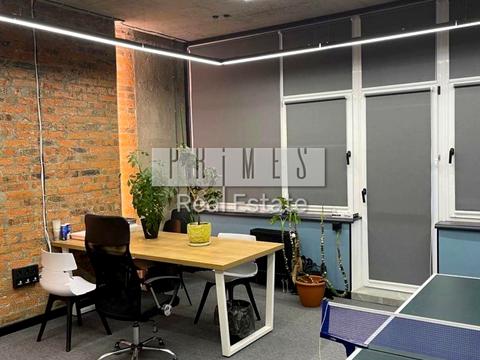 комерційна за адресою Євгена Коновальця вул. (Щорса), 44-А