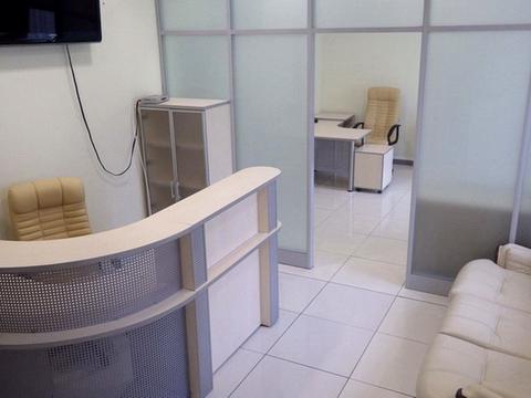 комерційна за адресою Інститутська вул., 17/5