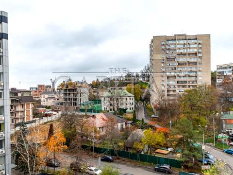 комерційна за адресою Болсуновська вул. (Сергія Струтинського), 4