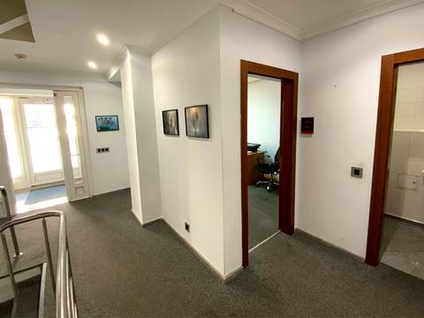 комерційна за адресою Юрія Іллєнка вул. (Мельникова), 12-А