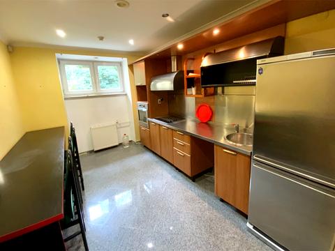 комерційна за адресою Юрія Іллєнка вул. (Мельникова), 12-А