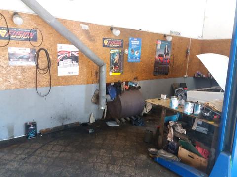 комерційна за адресою Заньковецької вул., 19