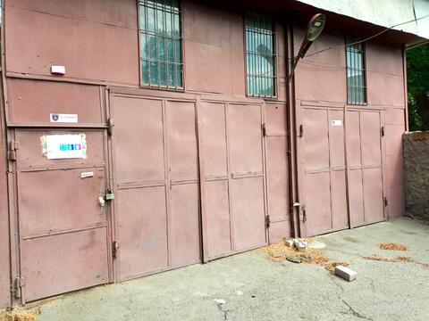 комерційна за адресою Заньковецької вул., 19