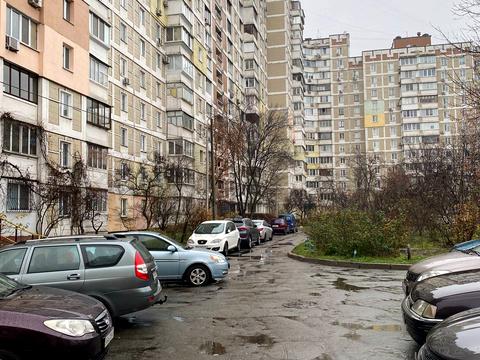 квартира за адресою Ревуцького вул., 18-А