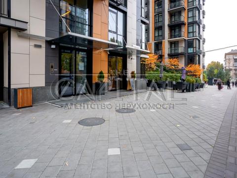 комерційна за адресою Предславинська вул., 42