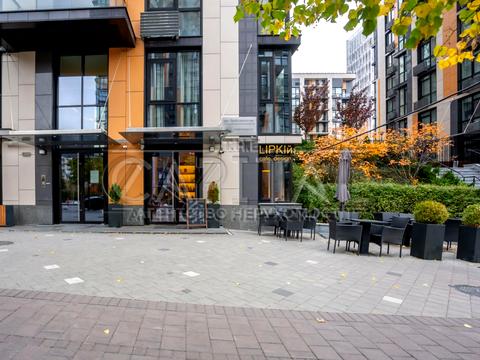 комерційна за адресою Предславинська вул., 42