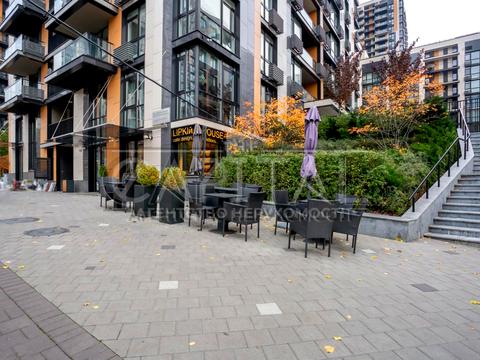 комерційна за адресою Предславинська вул., 42