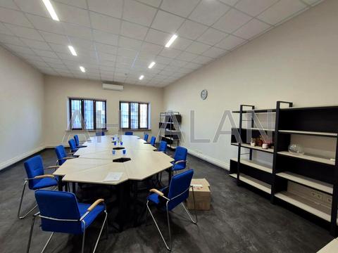 комерційна за адресою Паторжинського вул., 14