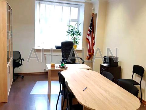 комерційна за адресою Паторжинського вул., 14