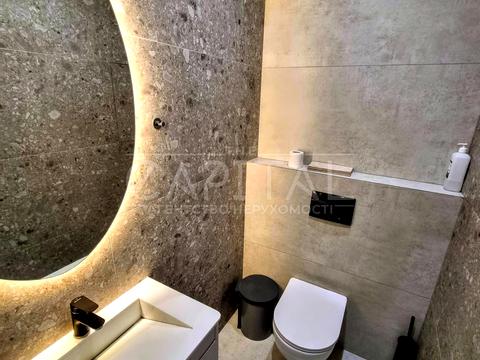 комерційна за адресою Жилянська вул., 68