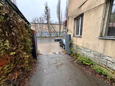 комерційна за адресою Глибочицька вул., 73