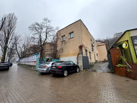 комерційна за адресою Глибочицька вул., 73