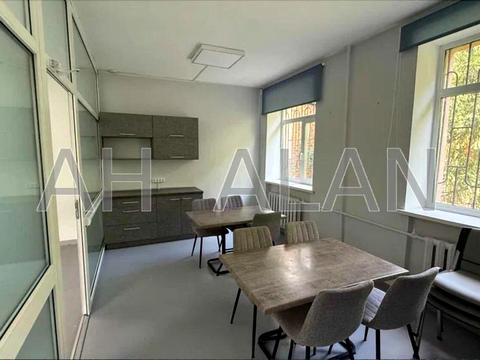 комерційна за адресою Бастіонна вул., 14