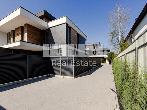 будинок за адресою Сергія Колоса вул. (Леніна), 8