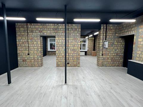 комерційна за адресою Різницька вул., 11