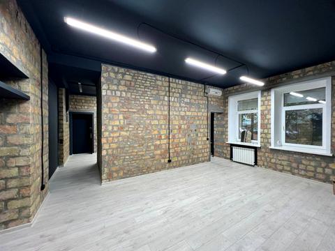 комерційна за адресою Різницька вул., 11