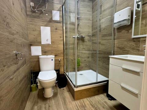 комерційна за адресою Київ, Дніпровська набережна вул., 18-А