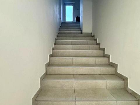 комерційна за адресою Київ, Дніпровська набережна вул., 18-А