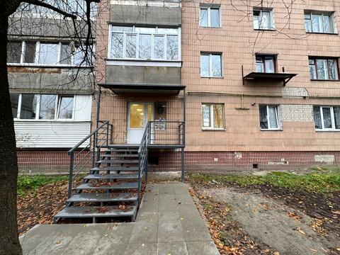 комерційна за адресою Білогородська вул., 25