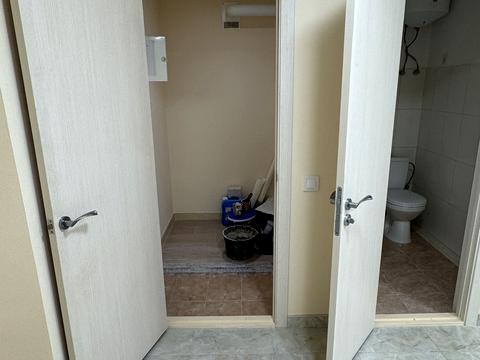 комерційна за адресою Білогородська вул., 25