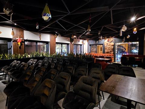 комерційна за адресою Хрещатик вул. (Kreschatic), 29/1