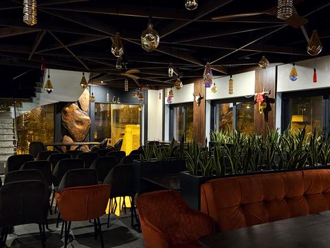 комерційна за адресою Хрещатик вул. (Kreschatic), 29/1