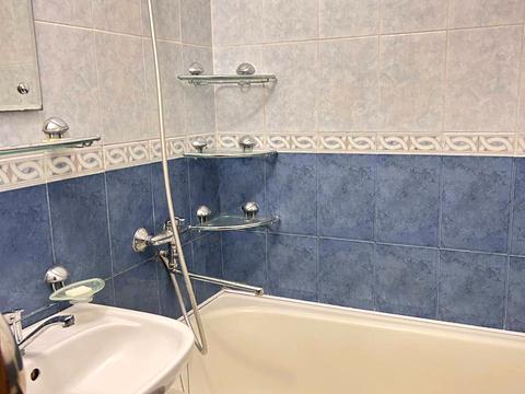 квартира за адресою Лариси Руденко вул., 7