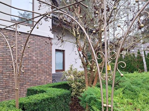 будинок за адресою Набережна вул.