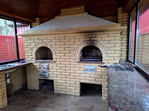 будинок за адресою Набережна вул.