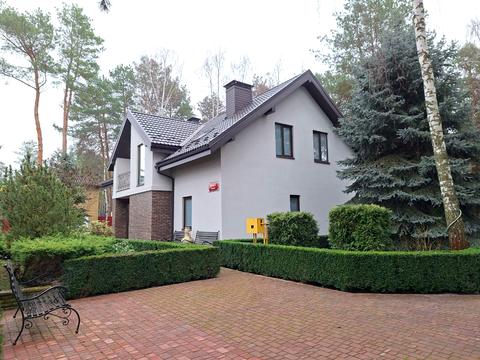 будинок за адресою Набережна вул.