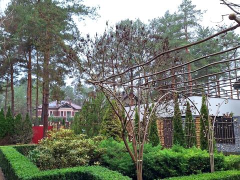 будинок за адресою Набережна вул.