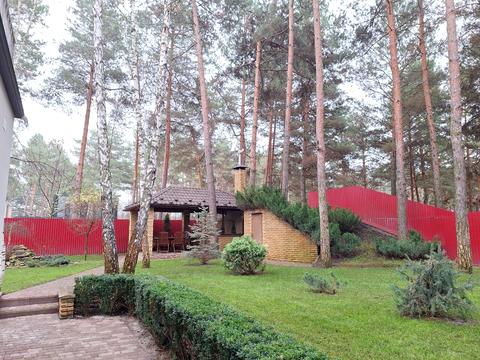 будинок за адресою Набережна вул.