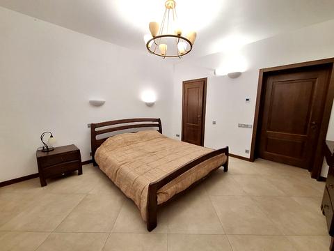 будинок за адресою Набережна вул.