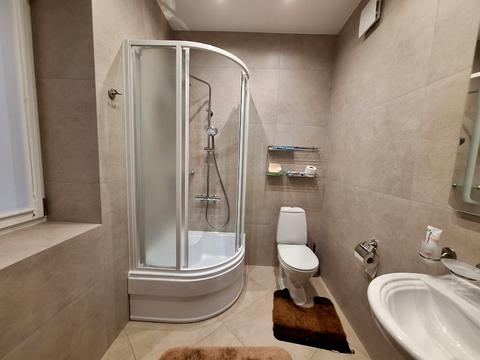 будинок за адресою Набережна вул.