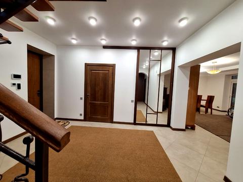 будинок за адресою Набережна вул.