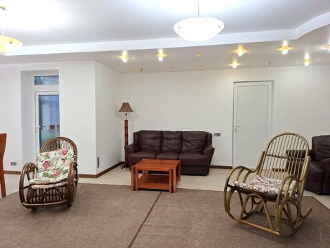 будинок за адресою Набережна вул.