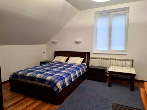 будинок за адресою Набережна вул.